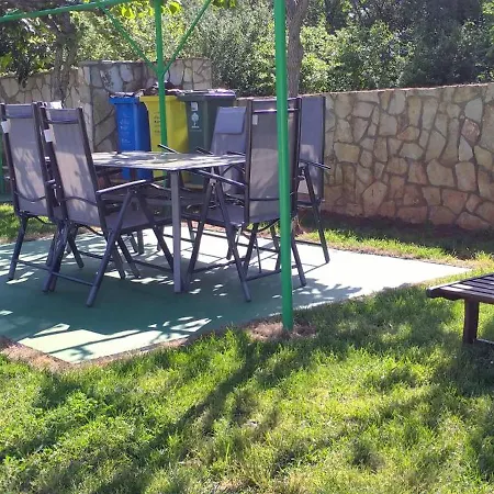 House Vugrinec With Garden And Parking Sisan